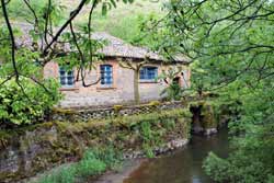 La casa vista desde el río