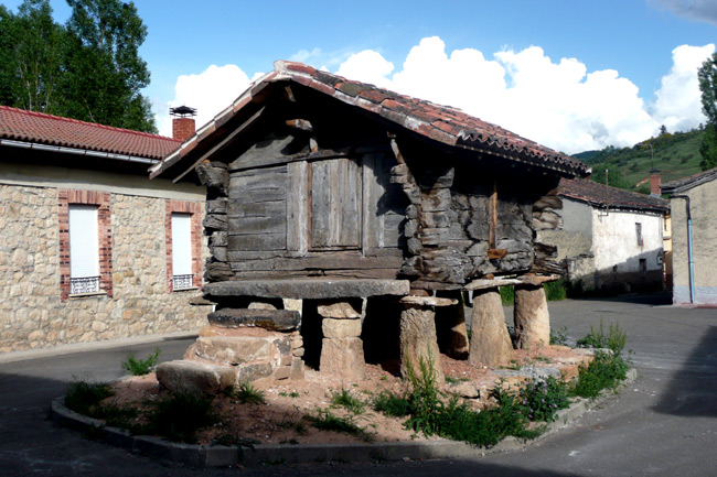 La Fábrica de Cabornera, alojamiento turismo rural, montaña de León, Pajares, Valporquero