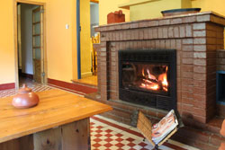 Chimenea en el salón-galería
